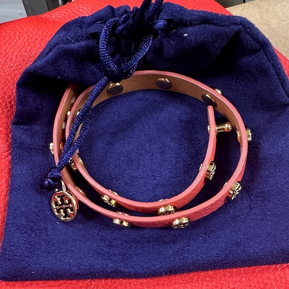 Tory Burch Double Wrap Leather Logo Stud Bracelet – Coral Pink & Gold
